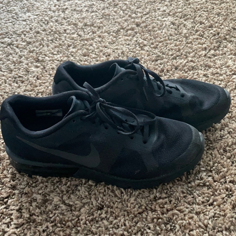 Nike air max sequent triple black, women’s 8.5